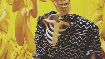 Mungkin dia adalah selebram tengkorak dengan jumlah follower terbanyak saat ini. Foto: instagram.com/omgliterallydead