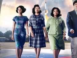 Kocak! Pria Ini Edit Poster Film Biar Eksis di Dalamnya