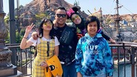 Kalau yang ini penampilan Cinta Kuya saat liburan ke Jepang nih. Foto: Dok. Instagram/cintakuya