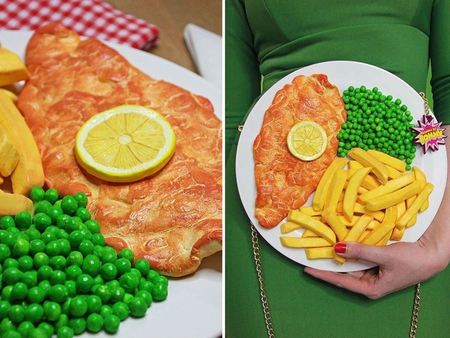 Tas berbentuk fish & chips dari ROMMYDEBOMMY ini sungguh mirip dengan aslinya. Tas ini dijual seharga US$ 233,95. Foto: Instagram/rommydebommy