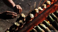 Penampakan lemang yang sudah matang. Penampakan lemang yang sudah matang.