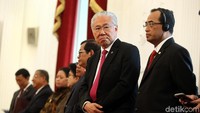 Para menteri Kabinet Kerja juga hadir.