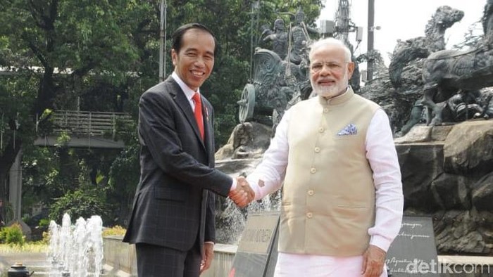 Jokowi Sambut PM India dengan Layangan dan Budaya Hindu