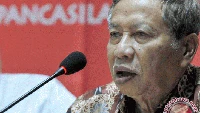 Rencananya jenazah almarhum mantan ketua ICMI itu akan dimakamkan di Taman Makam Pahlawan (TMP) Kalibata seusai salat Zuhur. (Foto: Antara News)