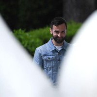 Bagi Nicolas, elemen eksentrik mewakili gaya personal sekaligus mengombinasikan busana dengan cara yang unik. Buat saya, Grace punya gaya eksentrik tersebut, kata desainer berdarah Prancis tersebut seperti dikutip AFP. (Foto: Getty Images)