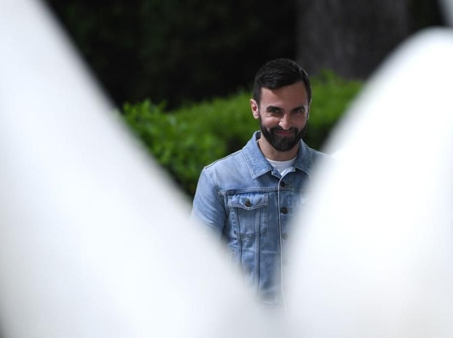 Bagi Nicolas, elemen eksentrik mewakili gaya personal sekaligus mengombinasikan busana dengan cara yang unik. Buat saya, Grace punya gaya eksentrik tersebut, kata desainer berdarah Prancis tersebut seperti dikutip AFP. (Foto: Getty Images)