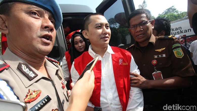 Andika Surachman Bos First Travel Dieksekusi ke Lapas Gunung Sindur Andika Surachman Bos First Travel Dieksekusi ke Lapas Gunung Sindur