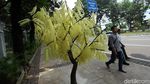 Hiasan Pohon Lampu Percantik Jalan Thamrin