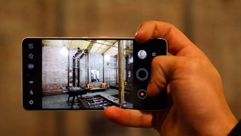Pada akhir tahun silam Essential sempat mengumumkan bahwa pihaknya menghentikan penjualan serta menyetop produksi smartphone buatannya. Foto: Android Central