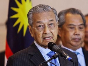 Isu Khianat Iringi Pengunduran Diri Mahathir Mohamad