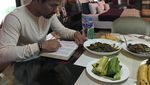 Petinju Manny Pacquiao Terbukti Sering Makan Besar Setelah Latihan