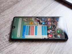 Bukan iPhone X, Ini Ponsel yang Pertama Pakai Notch
