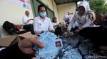 e-KTP Rusak yang Tercecer di Bogor Dipotong