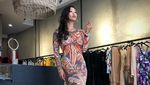 Saat Si Hot Mom Indah Kalalo Kompak dengan Anak