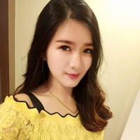 Wanita yang berasal dari Sibu, Sirawak ini pun cukup populer di Facebook. Banyak netizen mengagumi Oli Lee. Foto: Dok. Facebook/Oil Lee