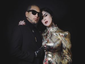 Uniknya Suvenir Pernikahan Kat Von D, Lipstik Spesial Khusus untuk Tamu