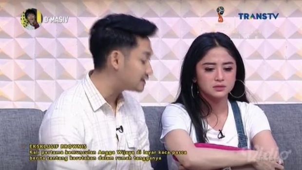 Begini Awal Mula Ribut-ribut Pelik Dewi Persik dan Angga  