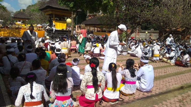 Momen Langka, Besok Umat Hindu Rayakan Kuningan Sekaligus Siwaratri Momen Langka, Besok Umat Hindu Rayakan Kuningan Sekaligus Siwaratri