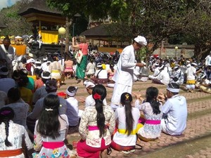 Momen Langka, Besok Umat Hindu Rayakan Kuningan Sekaligus Siwaratri
