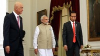 Sebelumnya, Modi tiba di Istana Merdeka, Jl Medan Merdeka Utara, Jakarta Pusat, pukul 10.20 WIB.