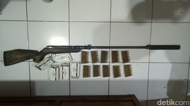 Polisi Ringkus 6 Pelaku Perakit Senpi Laras Panjang Di Ciamis Ratusan Peluru Ikut Disita Warta Pontianak