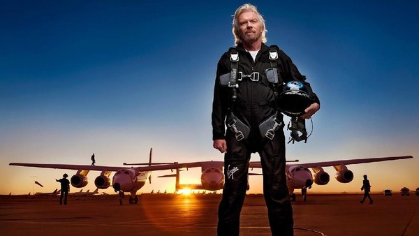 Richard Branson selaku pemilik dari Virgin Galactic bersama mantan Gubernur New Mexico Bill Richardson berupaya membuka bandara antariksa. Cita-cita tersebut baru terwujud 15 tahun kemudian saat ini