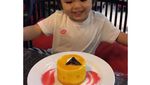 Gemas Banget! Begini Gaya El Barack Putra Jessica Iskandar Saat Makan