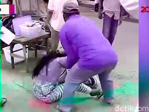 Video Emak-emak Pedagang Takjil Duel Rebutan Lapak