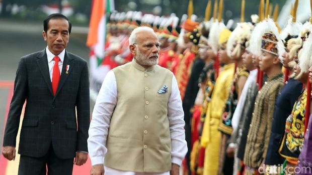 Presiden Jokowi saat menerima kunjungan PM India Narendra Modi di Jakarta.