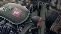 Kini Setelah puluhan tahun perang dunia berakhir, Royal Enfield yang kini sudah di bawah India, memutuskan untuk membawa kembali Flying Flea sebagai model edisi terbatas alias limited edition. Motor ini pun disebut Classic 500 Pegasus, sekaligus untuk memberi penghargaan pada pasukan Inggris di Perang dunia ke-2. Foto: Pool (Autoevolution)
