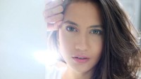 Bahkan banyak netizen yang komentar untuk mengajaknya taaruf. Dok. Instagram/pevpearce