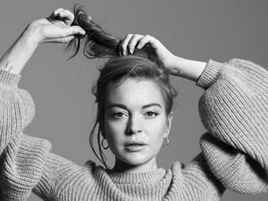 Lindsay Lohan Umumkan Pertunangan, Pamer Cincin Berlian di Jari Manis