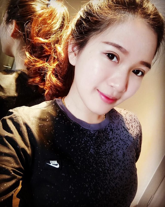 Oli Lee kerap kali membagikan berbagai potret selfie dirinya baik ketika mengenakan seragam polisi hingga saat tak bertugas. Foto: Dok. Facebook/Oil Lee