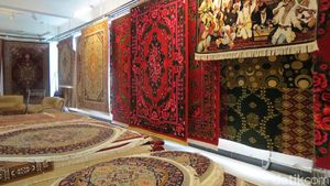 Foto Oleh-oleh Xinjiang: Karpet Tradisional Muslim Uyghur