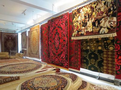 Foto Oleh-oleh Xinjiang: Karpet Tradisional Muslim Uyghur