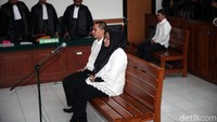 Sebelumnya, Andika dan Anniesa dituntut hukuman 20 tahun penjara ditambah denda Rp 10 miliar subsider 1 tahun 4 bulan kurungan. Pasangan suami istri itu disebut jaksa terbukti melakukan penipuan. Keduanya juga disebut jaksa terbukti melakukan tindak pidana pencucian uang.