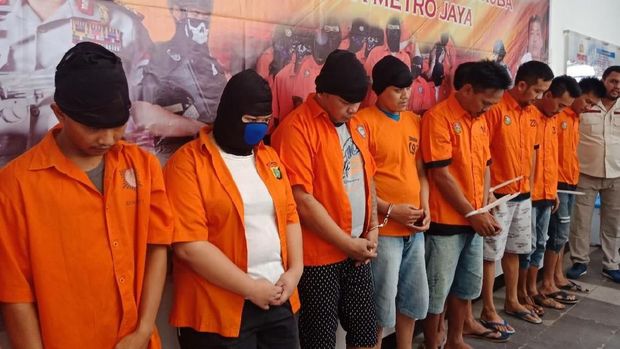 Para tersangka penyelundup 50 ribu ekstasi