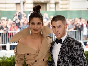 Terbang Ke India, Nick Jonas Temui Ibunda Priyanka Chopra