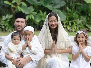 Kisah Selebriti Indonesia yang Menikah dengan Bule Mualaf
