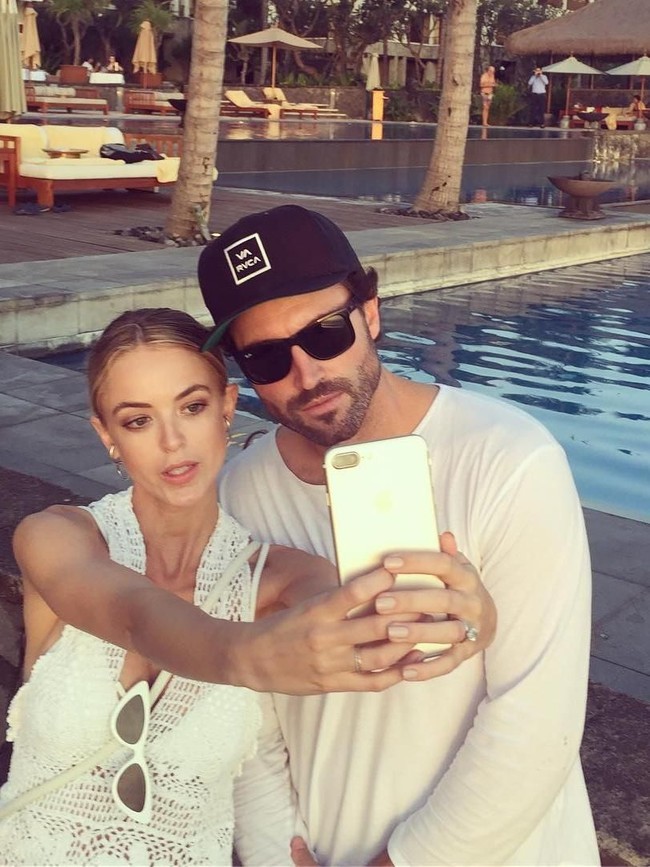 Inilah sosok Kaitlynn Carter, blogger dan influencer yang memiliki lebih dari 652 ribu followers di Instagram. Kaitlynn dinikahi kakak Kylie dan Kendall Jenner, Brody Jenner, di Resort Nihi Sumba, Pulau Sumba, Indonesia pada Sabtu (2/6/2018). Foto: Dok. Instagram