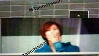 Ada lagi anggota SHINee yang tertangkap kamera sedang merokok, yaitu Taemin pada tahun 2014. Beritanya menjadi viral dan menimbulkan kekecawaan penggemarnya. Foto: Koreaboo