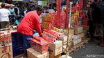 Pedagang Kembang Api Mulai Marak