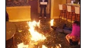 Kalo kompetitornya senyum-senyum, internal Madrid ibarat sedang kebakaran. (Foto: Internet)