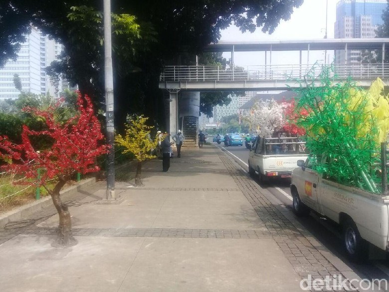 Anies soal Pohon Imitasi: Ngawur, Nggak Tahu Ide Siapa Anies soal Pohon Imitasi: Ngawur, Nggak Tahu Ide Siapa