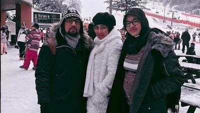 Jarang Muncul di TV, Begini Kabar Devi Permatasari dan Keluarga