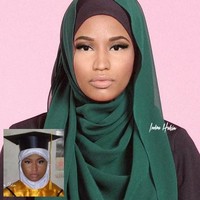Nicki Minaj juga nggak mau kalah jadi hijabers. Selamat tinggal busana superseksi. (Foto: Instagram/@indra.hakim)