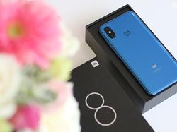 Lebih Dekat dengan Xiaomi Mi 8