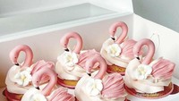 Cupcake flamingo buatan @xoxodesign_au ini benar-benar sayang dimakan. Detailnya cantik dengan warna pink dan putih yang mendominasi. Foto: Instagram
