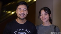 Bintang film Filosofi Kopi itupun jadi semakin betah di rumah dan kangen masakan sang istri. Pool/Noel/detikFoto.