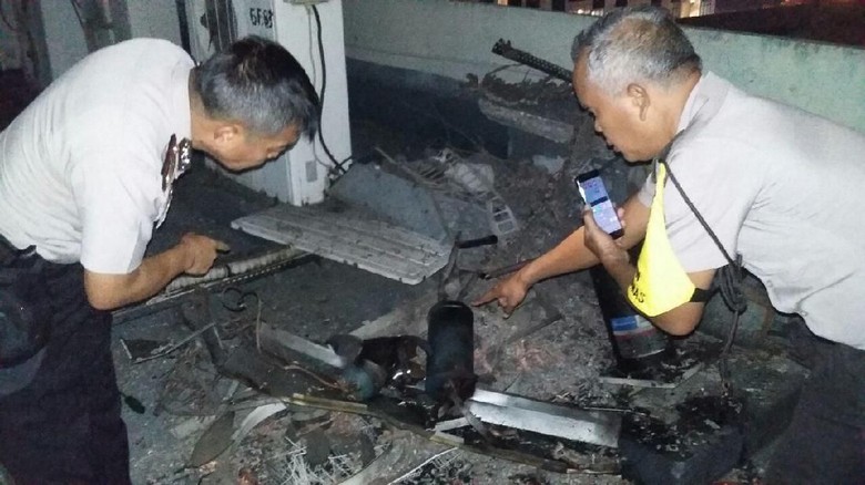 Labfor Selidiki Penyebab AC Meledak di Serpong Labfor Selidiki Penyebab AC Meledak di Serpong